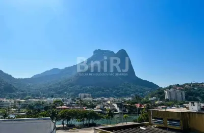 Vendo maravilhosa cobertura duplex com piscina e churrasqueira no jardim oceânico com 280m2, 2 vagas, 4 quartos (2 suites) barra rio de janeiro - rj