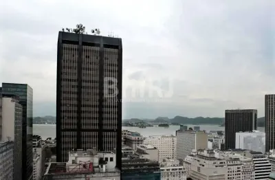 Vendo excelente apartamento de 2 quartos com vista panoramica no centro rio de janeiro rj em predio misto
