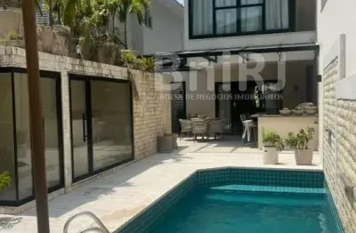 Casa triplex alto luxo condomínio rio mar com porteira fechada
