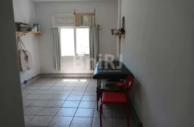 Imperdível! apartamento no catete, ideal para morar ou investir