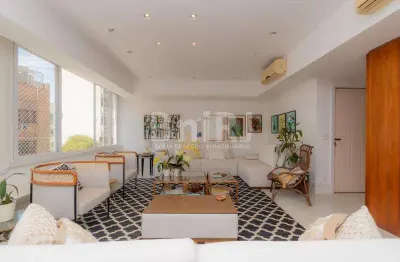 Bandeira de mello vende no leblon. apartamento garden tipo casa com 05 quartos. reformadíssimo. venha conhecer.