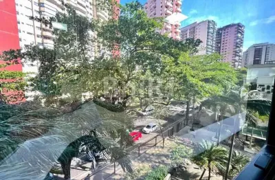 Centro comercial barra prime. junto à ponte lucio costa e avenida das américas. sala comercial planejada em excelente estado desocupada . junção de 2 salas!