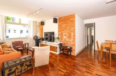 Bandeira de mello vende com exclusividade no leblon. apartamento com sala em dois ambientes 03 quartos. venha conhecer