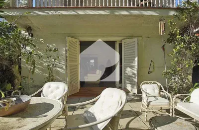 Casa duplex com varanda, jardim e vista para o verde - oportunidade no alto jardim botânico