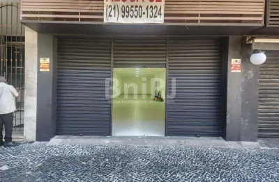 Excelente loja comercial com contendo 120metros totalmente reformada com parte hidráulica e dois banheiros novos.