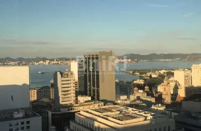 Imperdível ! vendo ou alugo: andar com 212m2 no edifício manhattan tower, prédio imponente, andar alto e exclusivo. linda vista!
