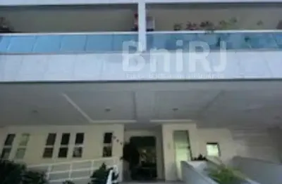 Chave clique aluga  apartamento amplo com varandão! seu novo lar dos sonhos está aqui . 130m² de conforto e varandão incrível!