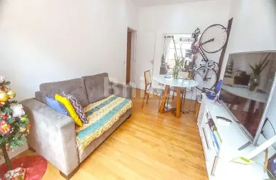 Apartamento reformado no coração do jardim botânico