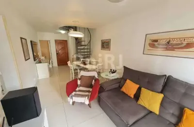 Cobertura duplex com 2 vagas de garagem escrituradas, livres e demarcadas. próximo ao shopping tijuca e metrô saenz pena!!!!