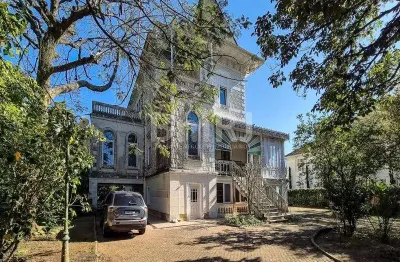 Palacete cercado de verde ? ideal para hotel boutique em localização nobre