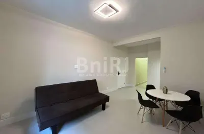Apaixone-se! após a 2. quadra da praia!!! belíssimo apartamento térreo com área aberta com 2 quartos, suite vaga já alugada pronto para morar ou investir!!! em copacabana - rio de janeiro rj