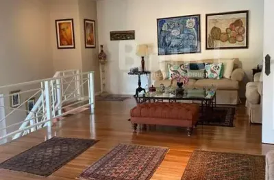 Exclusiva residência à venda no jardim botânico ? reformada e pronta para morar