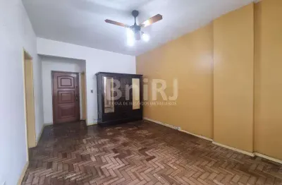 Oportunidade imperdível na tijuca! seu novo lar te espera ao lado do metrô afonso pena, sala, 2 quartos.