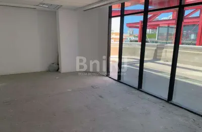 Av. das américas -citta américa -cob 100m2 de área útil + 50m2 de varanda ; podendo dobrar o espaço, ficando com a sala ao lado (inteligando as salas)