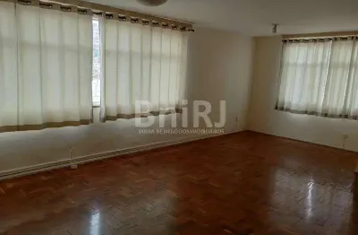 Apartamento de 3 quartos com 113 m2 amplo e arejado com 1 vaga de garagem