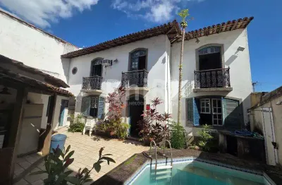 Casa com 4 quartos à venda na Rua Guaianazes, São Francisco, Niterói