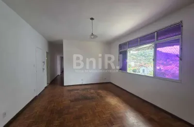 Excelente apartamento 3 quartos amplo e arejado ótima localização com vaga