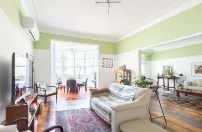 134m² + varandas, 3 quartos, todo reformado no prédio mais querido do leme