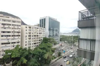 Amplo apartamento com 2 ótimos quartos, sendo 1 suíte  e 1 vaga de garagem