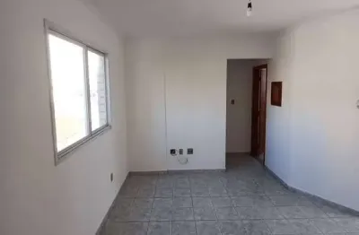 Apartamento de 1 dormitório no primeiro andar, com vaga de garagem locação.