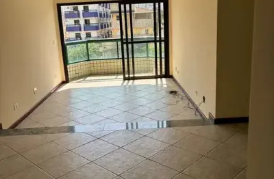 Apartamento com 3 dormitórios e 2 suítes a 600m do mar e localização perfeita!