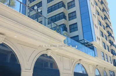 Vende-se cobertura duplex alto padrão, 4 suites com piscina privativa, banheira hidromassagem, a 60 metros do mar, vista definitiva do mar, itacolomi
