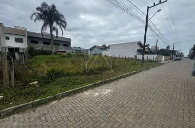 Terreno, sendo 2 lotes juntos à venda no bairro itacolomi em piçarras-sc