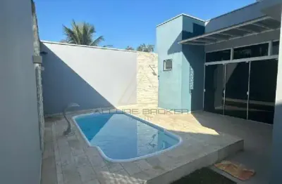 Imperdível casa à venda no centro da cidade de com 3 quartos, 1 suíte, 1 sala, 1 vaga de garagem e 279,00 m² de área!