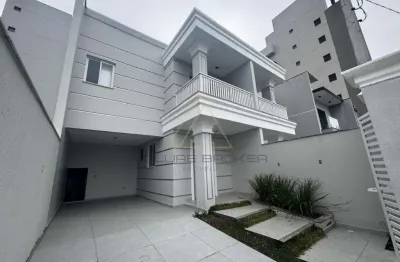 Sobrado novo, design moderno, 250 metros do mar, itajuba, barra velha-sc.