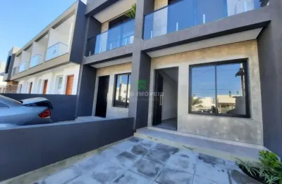 Sobrado com ótimo acabamento composto por 2 dormitórios sendo 1 suíte com sacada, living 2 ambientes, lavabo, área de serviço, pátio privativo, churr