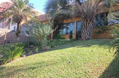 Casa térrea, 4 dormitórios, 2 suíte, 7 vagas, 4 banheiros