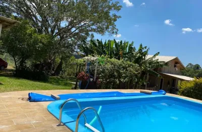Vende-se sitio de 2 quartos na lomba do pinheiro, viamão-rs  6.600m² de área