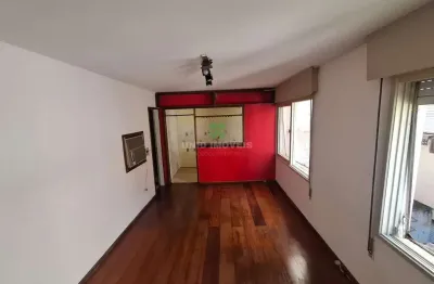 Apartamento à venda em porto alegre-rs, cidade baixa: 1 quarto, 1 sala, 1 banheiro, 32m² de área.