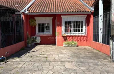 Imóvel à venda em porto alegre - casa na hípica com 2 quartos, 1 sala, 2 banheiros e 2 vagas de garagem!