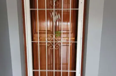 Casa à venda em porto alegre-rs, bairro ipanema: 3 quartos, 1 suíte, 2 salas, 5 banheiros, 2 vagas de garagem, 252m².