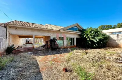 Casa com 3 quartos à venda na Rua Carlos Chagas, 103, Zona 05, Maringá