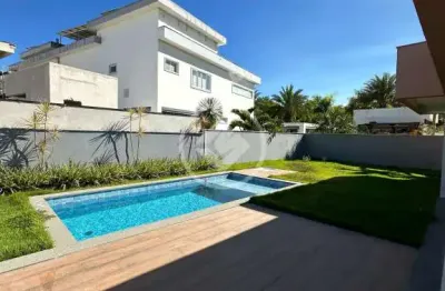 Casa linear com4 quarto sendo 2 suíte e closet no condomínio fechado jardins veneza. codigo: 114296