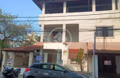 Locação comercial casa de esquina com 3 pavimentos, na melhor localização do centro de vila velha. codigo: 87408