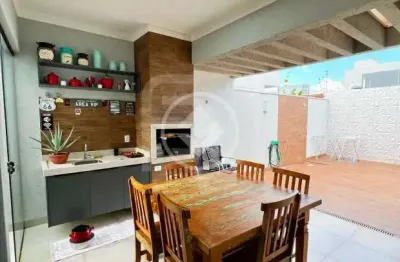 Casa na vila morumbi/rita vieira 1 suite e 2 quartos, piscina e área gourmet codigo: 100864