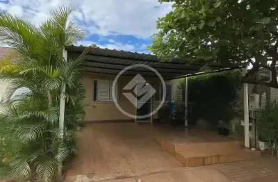 Casa excelente em frente a praça no village parati codigo: 155021