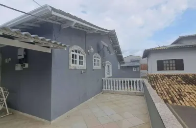 Casa em estilo colonial na região oceânica de niterói