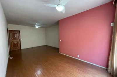 Apartamento espaçoso na alvares de azavedo / icaraí
