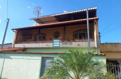 Apartamento tipo casa  com terraço, próximo ao centro de benfica