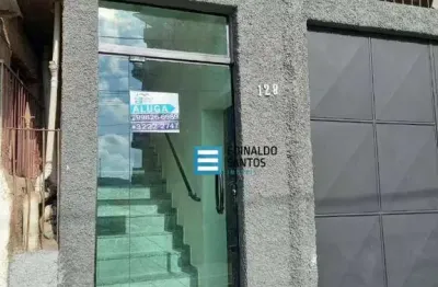 Bairro santa lucia - casa de 2/4 com quintal e terraço - locação de r$ 1.250,00 + iptu