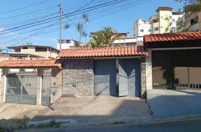 Bairro benfica - casa duplex de 3/4 sendo 2 suítes,  r$ 580.000 documentação ok