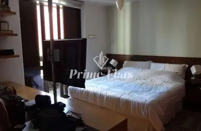 Apartamento disponível para venda no Condomínio Edifício Chagall, com 225m², 3 dormitórios e 4 vagas de garagem