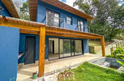 Casa à venda 3 suítes em condomínio alto padrão em praia do forte