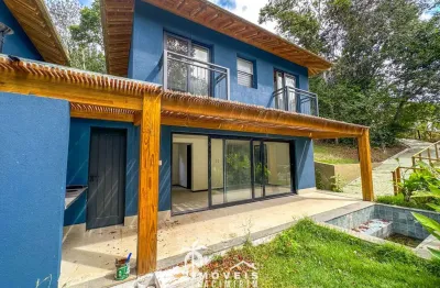 Casa à venda 3 suítes em condomínio alto padrão em praia do forte