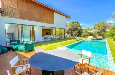 Casa à venda 4 suítes condomínio acesso a praia alto padrão praia do forte