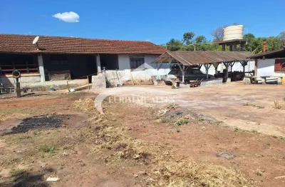 Chácara / sítio com 3 quartos à venda no Centro, Guatapará 